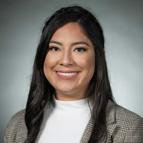 Reanna Santos headshot